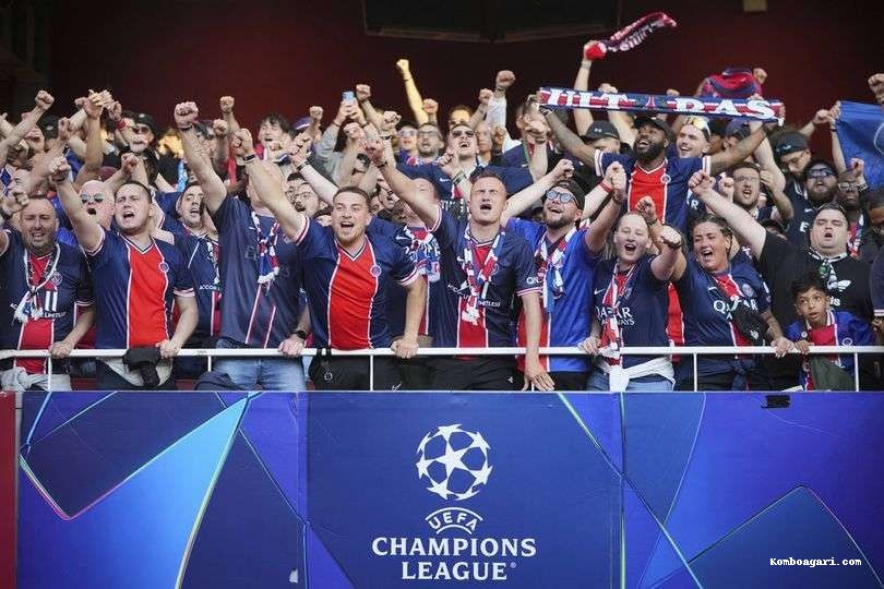 Fans dalam laga Liga Champions 2024/2025