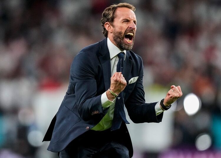 Southgate Tinggalkan Inggris: Bebas Tekanan, Nonton dari Sofa