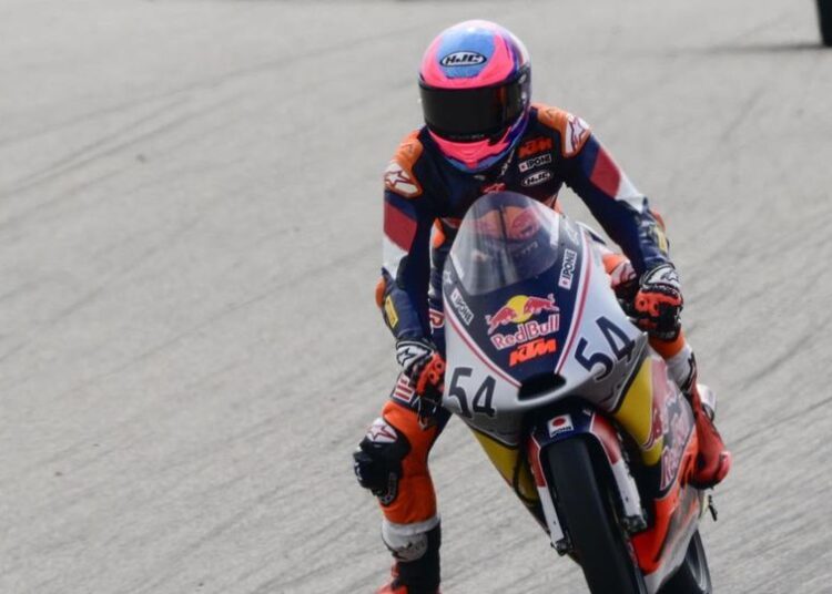 Brian Uriarte Kalahkan Veda di Race 1 Rookies Cup Austria